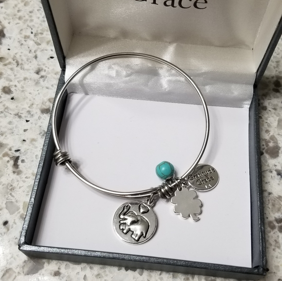 Gratitude & Grace charm bracelet - Picture 2 of 3